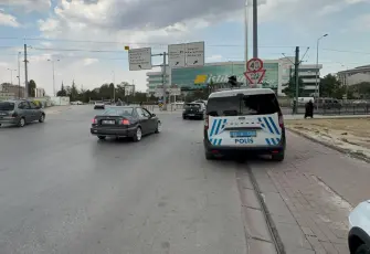 Genç kızlar arasındaki kıskançlık tartışması kanlı bitti: Falçatayla kolundan yaraladı
