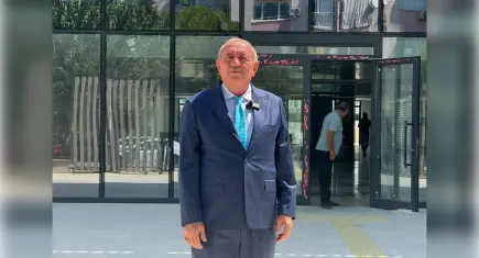 Hüseyin Uzun'dan Karabağlar Belediyesi'ne eleştiri: Gençler tesis bekliyor