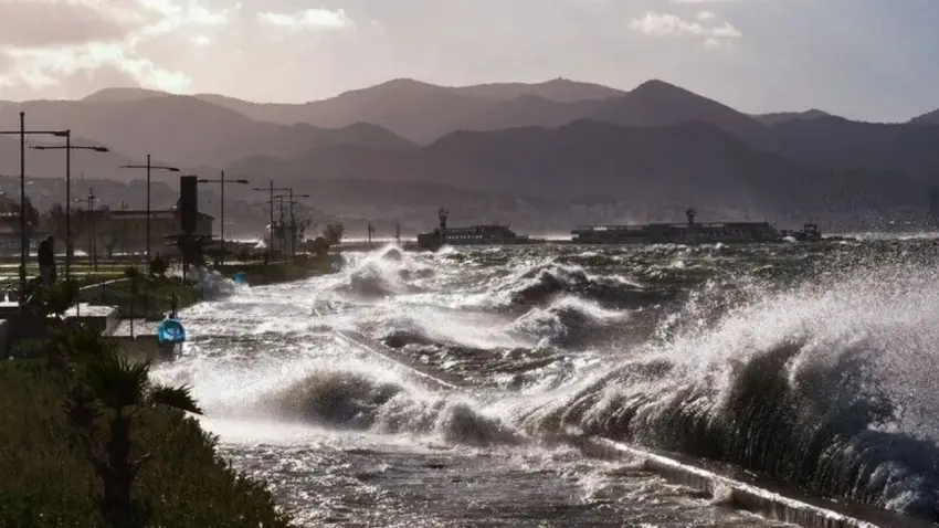 Meteoroloji uyardı: Batı Karadeniz ve Güney Ege’de fırtına alarmı haberinin görseli