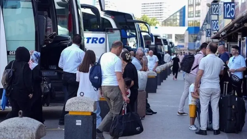 Otobüs firmalarında kaptan şoför krizi: Talep patladı, çalıştıracak şoför bulunamıyor! haberinin görseli