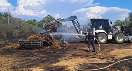 Antalya'da peş peşe zirai alan yangınları: 3 ayrı mahallede alevler yükseldi