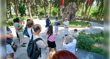Atatürk’ün Adımlarıyla Karşıyaka’da tarih yolculuğu başladı