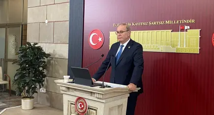 CHP'li Faik Öztrak'tan iktidara 25 yıl eleştirisi:Özgür olmayan ülkeler ligine düştük
