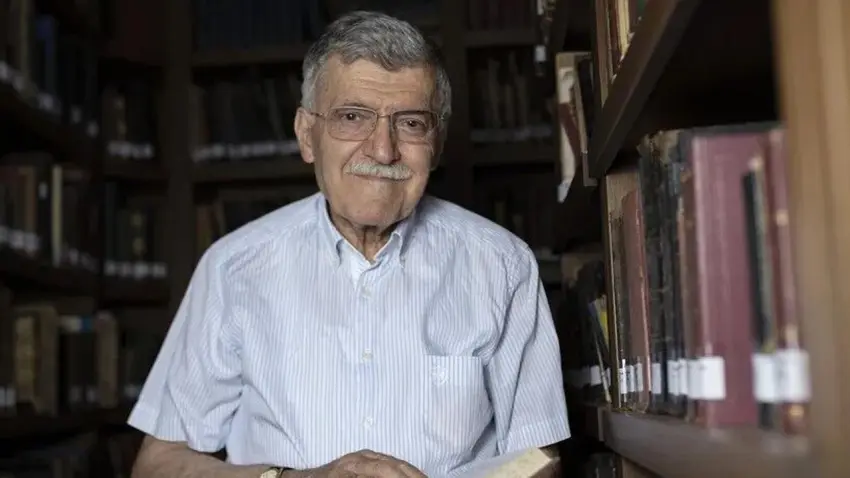 Edebiyat dünyasının acı kaybı: Yazar ve Şair Ali Haydar Haksal hayatını kaybetti haberinin görseli