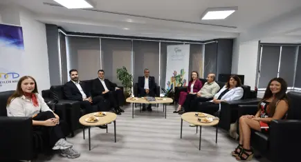 Günaydın’dan Konak’a ziyaret: Demokrasi ve Cumhuriyet için birlikte yürüyeceğiz