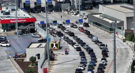 Gurbetçilerin dönüş yolculuğu başladı: Sınır kapılarında hüzünlü yoğunluk