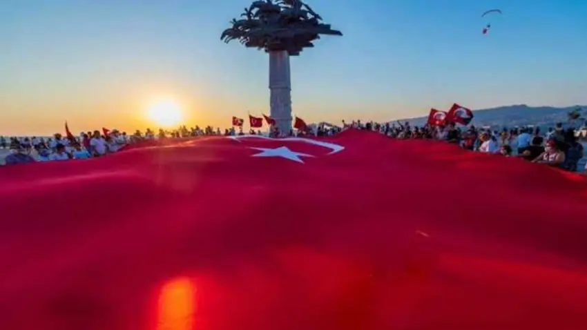 İzmir İş Dünyasından 30 Ağustos mesajları: “Bağımsızlık iradesinin zaferidir” haberinin görseli