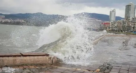 İzmir Valiliği’nden uyarı: Denizlerde fırtına olacak