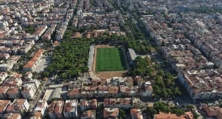 Ödemiş Saraçoğlu Stadı’nın zemini yenilendi