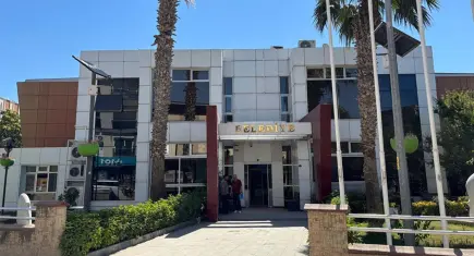 Seferihisar Belediyesi’ndeki rüşvet soruşturmasında 2 şoför gözaltında