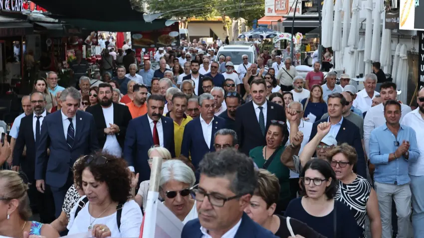 YENİ Parti Çiğli’de ilçe binasını açtı haberinin görseli