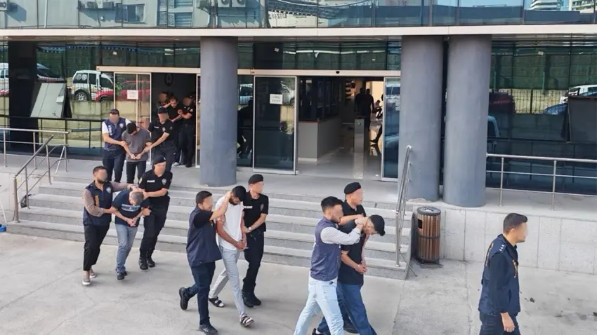 Bursa merkezli 6 ilde yatırım dolandırıcılığı operasyonu: 8 tutuklama haberinin görseli