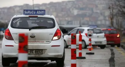 Direksiyon sınavında ezber dönemi bitiyor! Sabit parkur sistemi sona eriyor