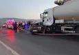 İzmir haber: Yem tankeri otomobile çarptı, karı-koca hayatını kaybetti