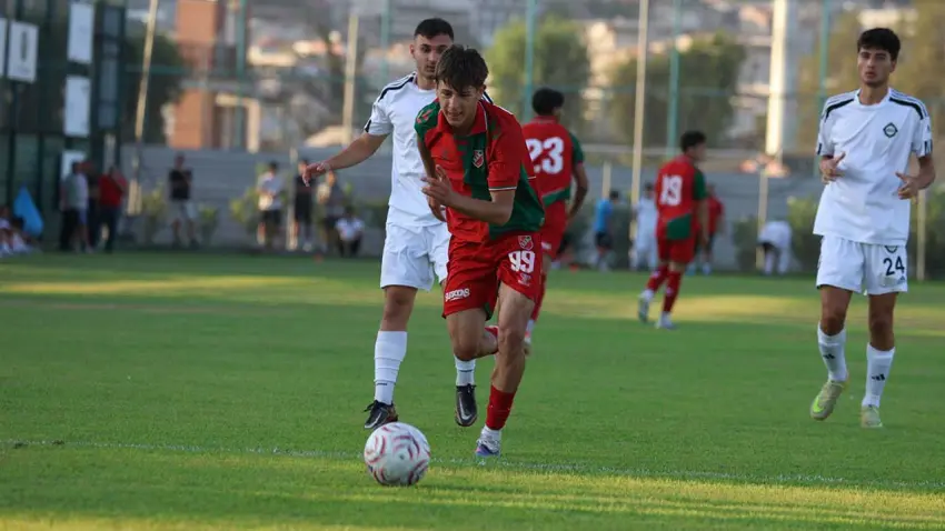 Karşıyaka’da transfer yasağı için amatör lisans formülü haberinin görseli