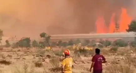 Muğla'dan Antalya'ya sıçrayan yangın büyüyor! Vali Şahin: Söndürülmekten uzak