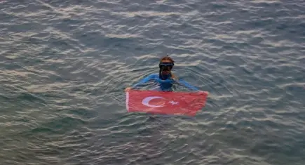 Şahika Ercümen’den 30 Ağustos’a özel ‘Zafer Dalışı’