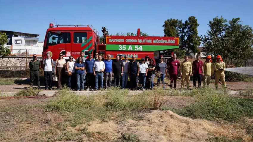 Tire’de orman yangınlarıyla mücadele için 18 gönüllü eğitim aldı haberinin görseli