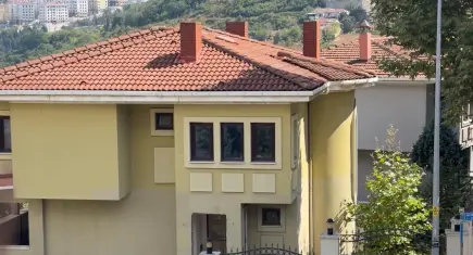 Yazar Murat Koparan villasında başından vurulmuş halde ölü bulundu