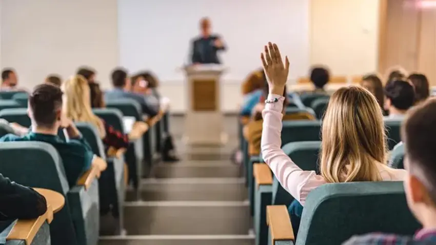 YÖK’ten yeni karar! Tek dersi kalan öğrenciden tam ücret alınmayacak haberinin görseli