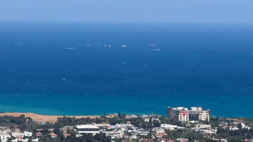 Girne açıklarında yolcu gemisi alabora oldu: İçinde 279 kişi var haberinin görseli