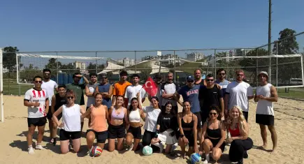 İzmir’de zafer coşkusu sporla buluştu: Free Runners topluluğundan 30 Ağustos’a özel etkinlik