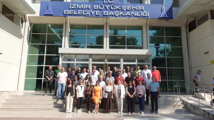 İzmir’in çatılarında güneş enerjisi için ortak yol haritası haberinin görseli