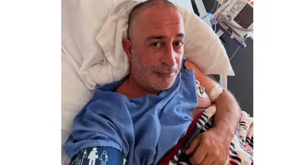 Komedyen Cem Yılmaz hastaneden fotoğraf paylaştı