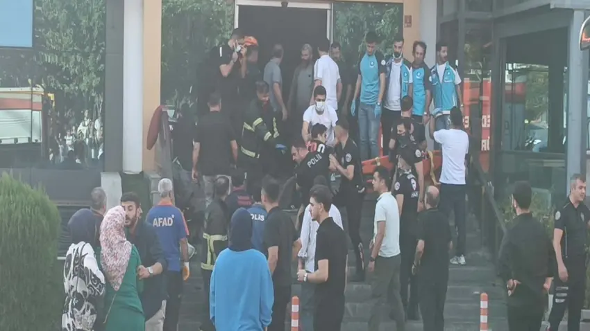 Spor salonunda büyük yangın:10 yaralı haberinin görseli