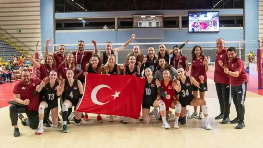 21 yıl sonra gelen şampiyonluk! Akdeniz Oyunları'nda altın madalya kazanan Filenin Sultanları yurda döndü haberinin görseli