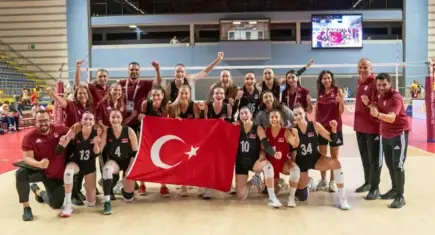 21 yıl sonra gelen şampiyonluk! Akdeniz Oyunları'nda altın madalya kazanan Filenin Sultanları yurda döndü