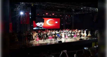 Balçova’da 30 Ağustos coşkusu dünya sahnesine taşındı
