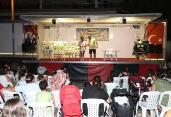 Çiğli’de çocuklar tiyatroyla hem eğlendi hem öğrendi
