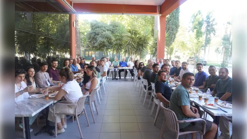 Ege Teknopark’ta firmalar üniversite yönetimiyle aynı masada buluştu haberinin görseli