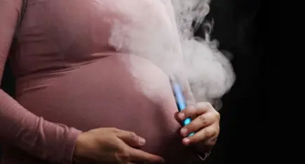 Gebelikte e-sigara tehlikesi: Aromalardaki vanilin embriyonun erken gelişimini etkileyebilir!