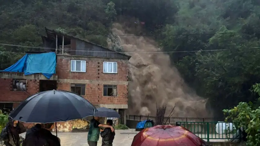Giresun'da sağanak: Metrekareye 200 kilogram yağış düştü, milyonluk hasar oluştu! haberinin görseli