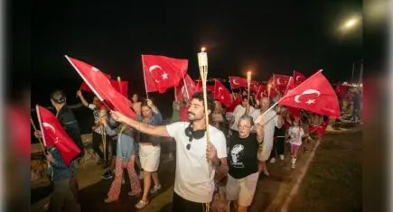 Güzelbahçe’de 30 Ağustos coşkusu: Marşlar sahilde yankılandı