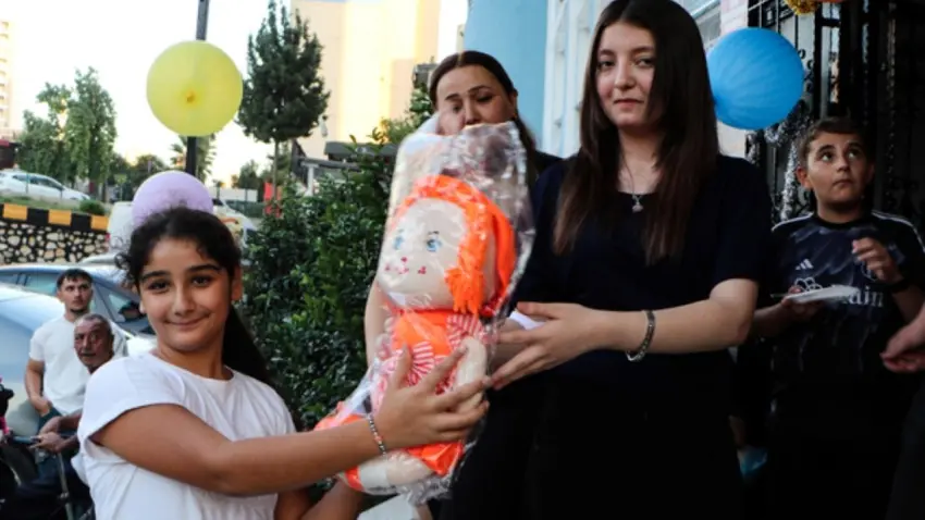 12’nci kattan düşüp hayatta kaldı, ilk işi hayalini gerçekleştirmek oldu haberinin görseli