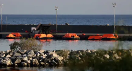 Batan gemiden kurtarılan 13 kişi tedavilerinin ardından taburcu edildi