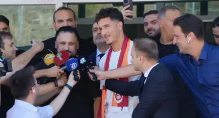 Galatasaray’ın yeni golcüsü İstanbul’da: Deniz Gül’den ilk mesaj