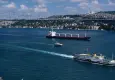 İHA saldırısına uğrayan hasarlı gemi İstanbul Boğazı’nda: Trafik çift yönlü kapatıldı
