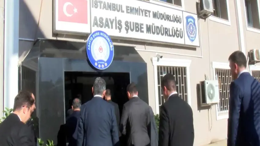 İstanbul İl Emniyet Müdürü Yıldız, Esenyurt'ta cesedi bulunan Zeynep cinayetine ilişkin açıklamalarda bulundu haberinin görseli