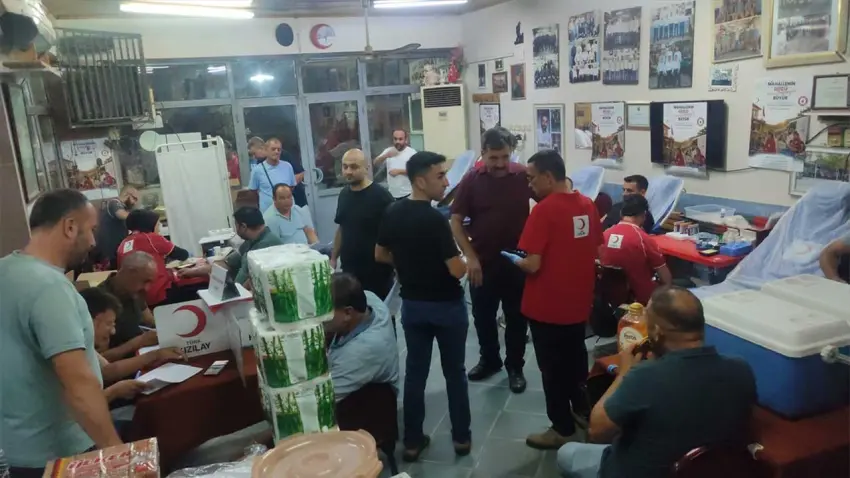 Muhtarın çağrısına 110 gönüllü yanıt verdi: Ödemiş’te örnek kan bağışı seferberliği haberinin görseli
