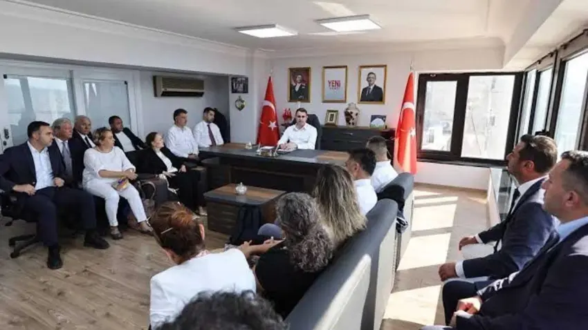 YENİ Parti İzmir’de iki istifa! haberinin görseli