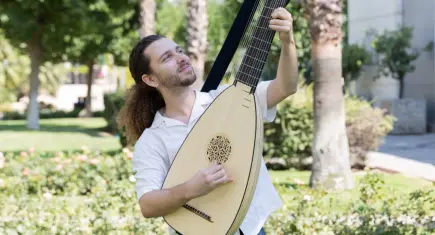 400 yıllık teorbo Yaşar Üniversitesi’nde yeniden hayat buluyor