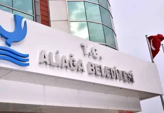 Aliağa Belediyesi’nde üst yönetim değişikliği: Başkan Serkan Acar istifalarını istedi
