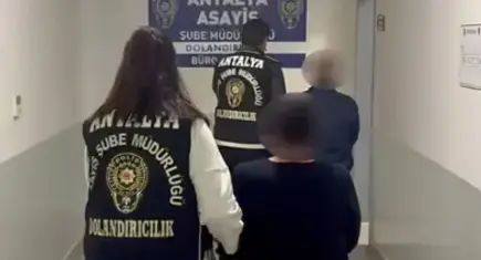 Antalya'da kendini mali istihbaratçı olarak tanıtan dolandırıcılara darbe