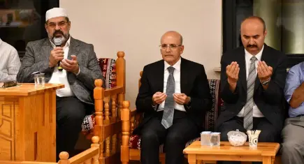 Bakan Şimşek, vefat eden yeğeninin taziyesine katıldı