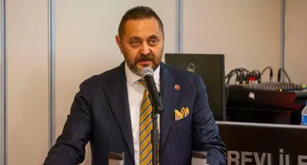 Bostanlı Pazarı tartışması büyüyor! AK Partili Ünal’dan Başkan Ünsal’a çağrı