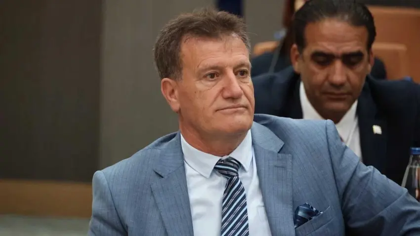 Feribot faciasının ardından Bakan Erhan Arıklı görevden alındı haberinin görseli